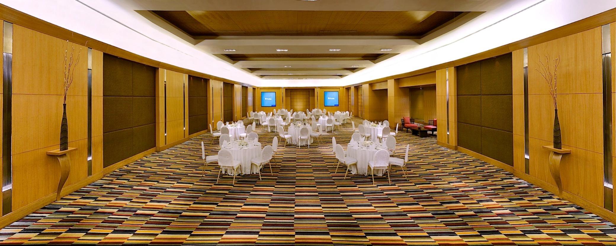 The Lalit Ashok Hotel Bangalore Interior photo